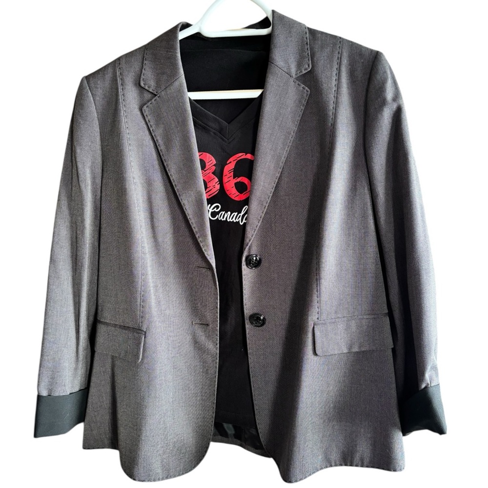 👛(ANY 2/$50) Vintage TAHARI 2 Button Jacket Imitation Flap Pockets Black Cuffs - Picture 3 of 11
